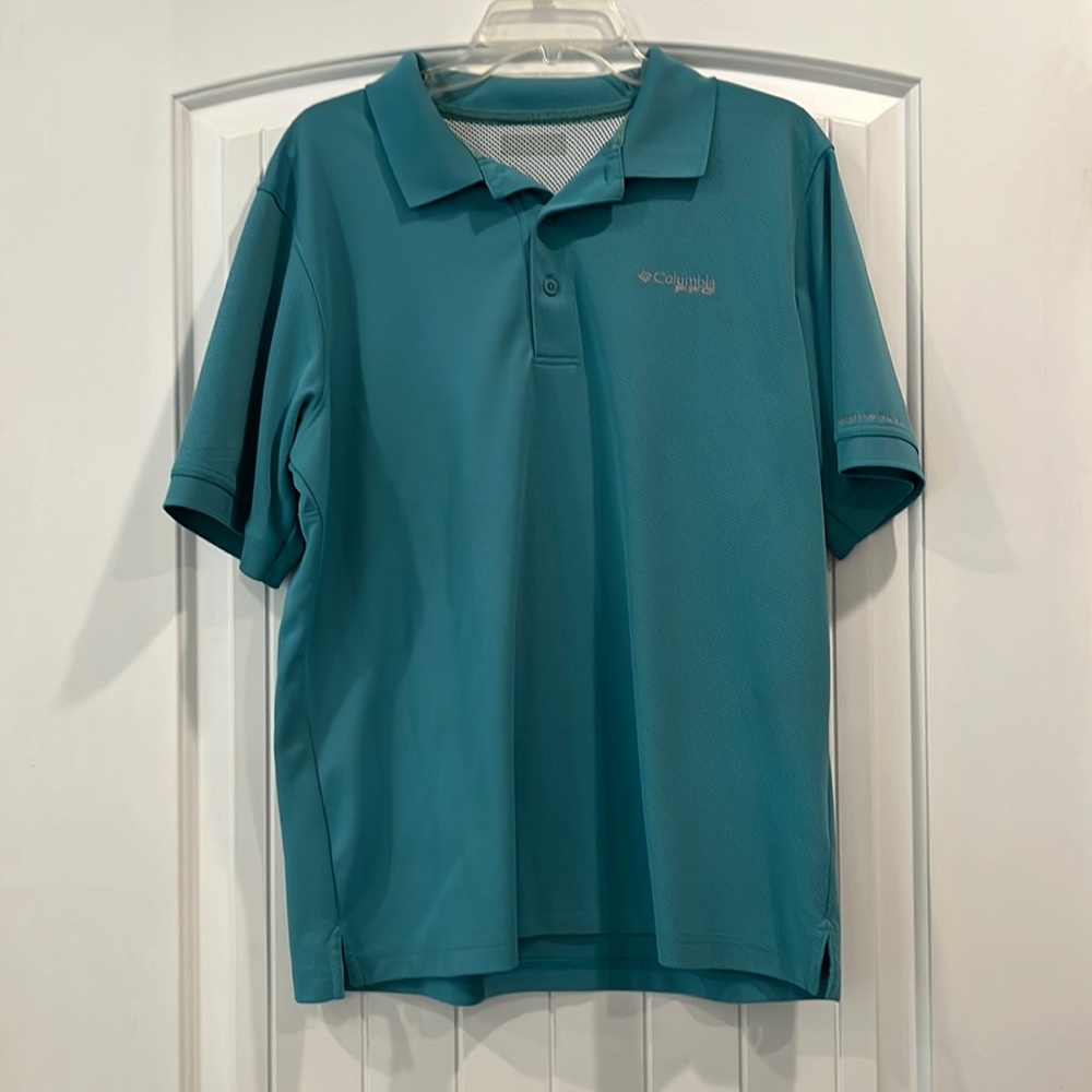 Columbia short sleeve collared shirt. Blue size large